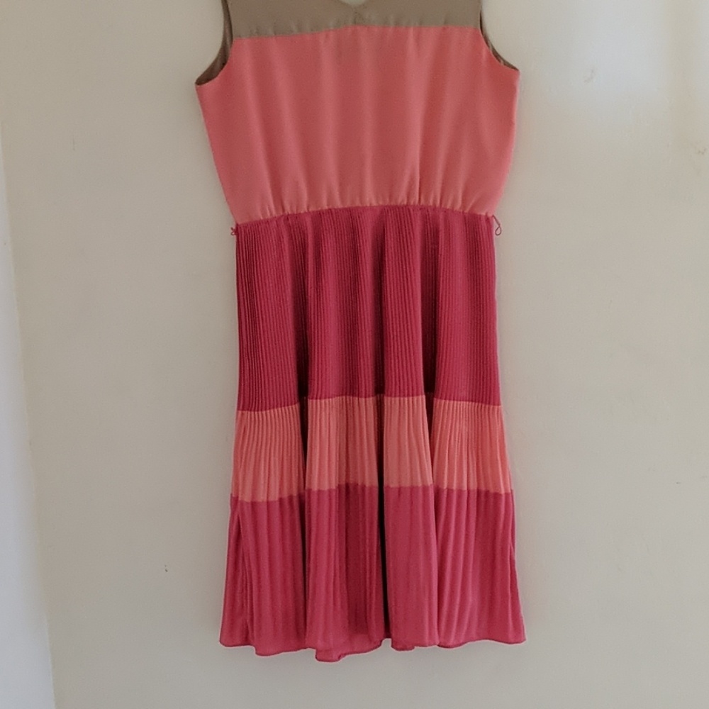Dress - Picture 8 of 8